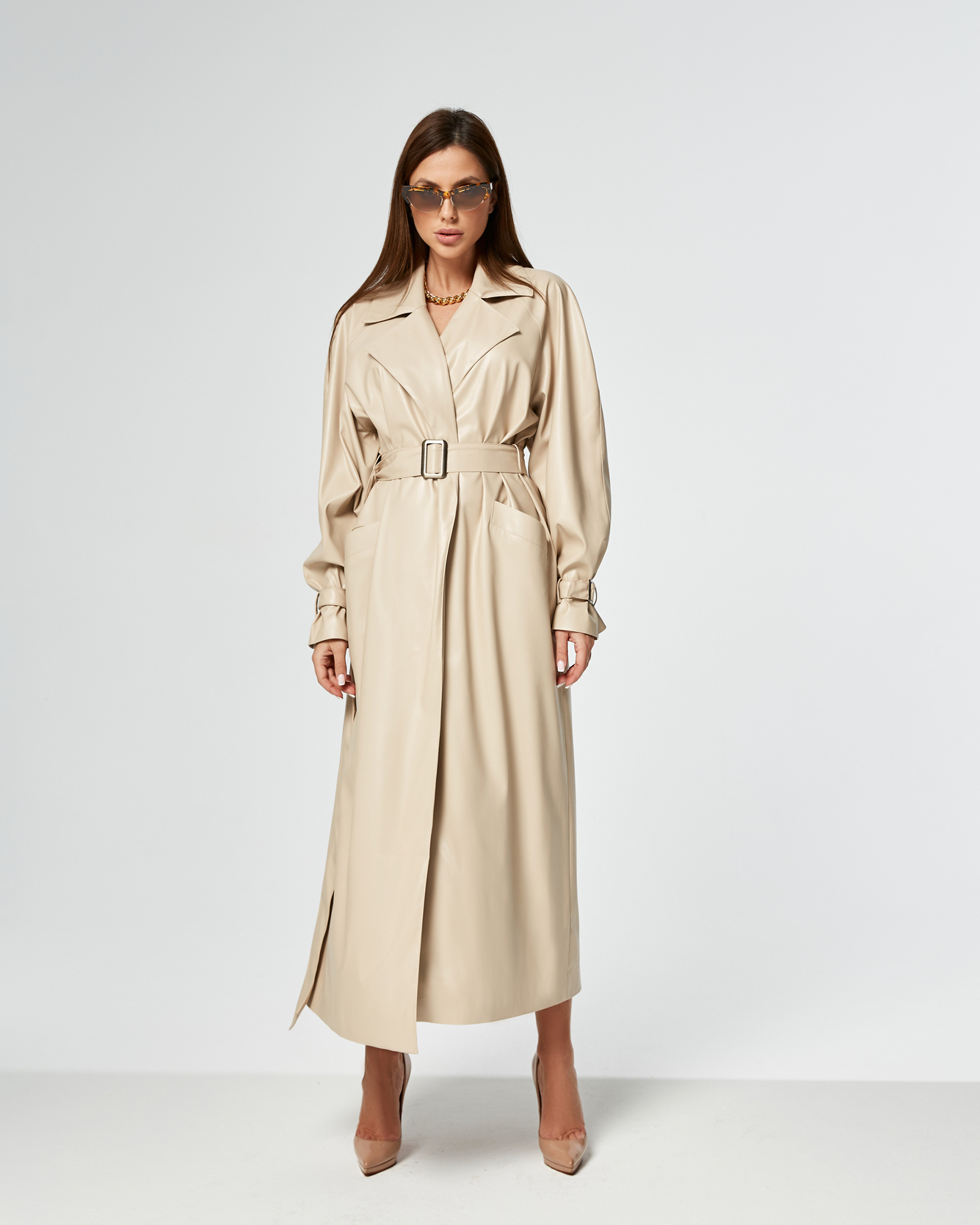 Плащ из экокожи (молочный)