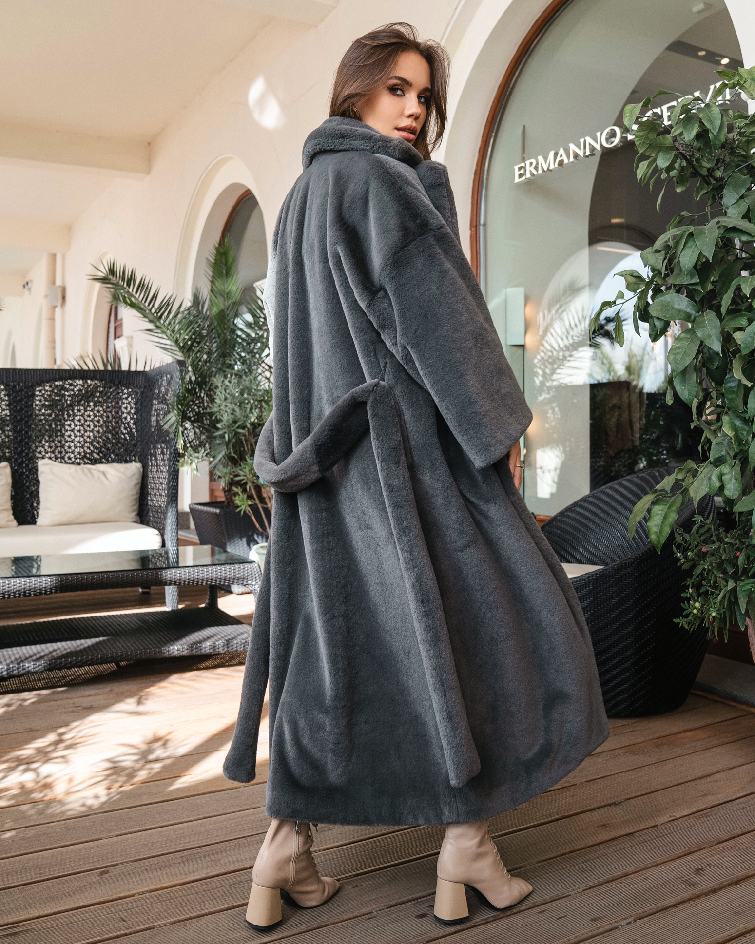 Шуба из экомеха (графит)