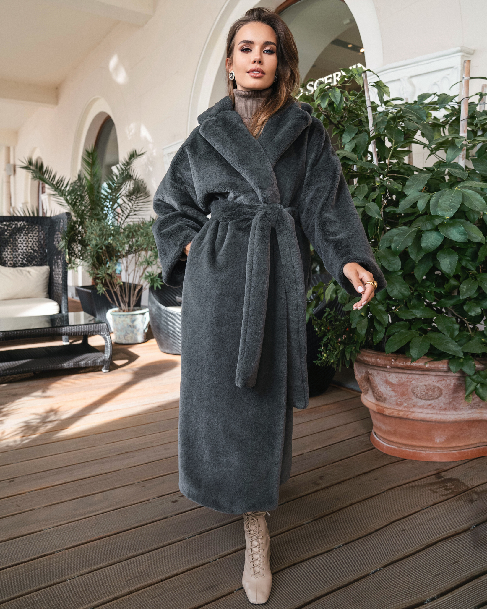 Шуба из экомеха (графит)