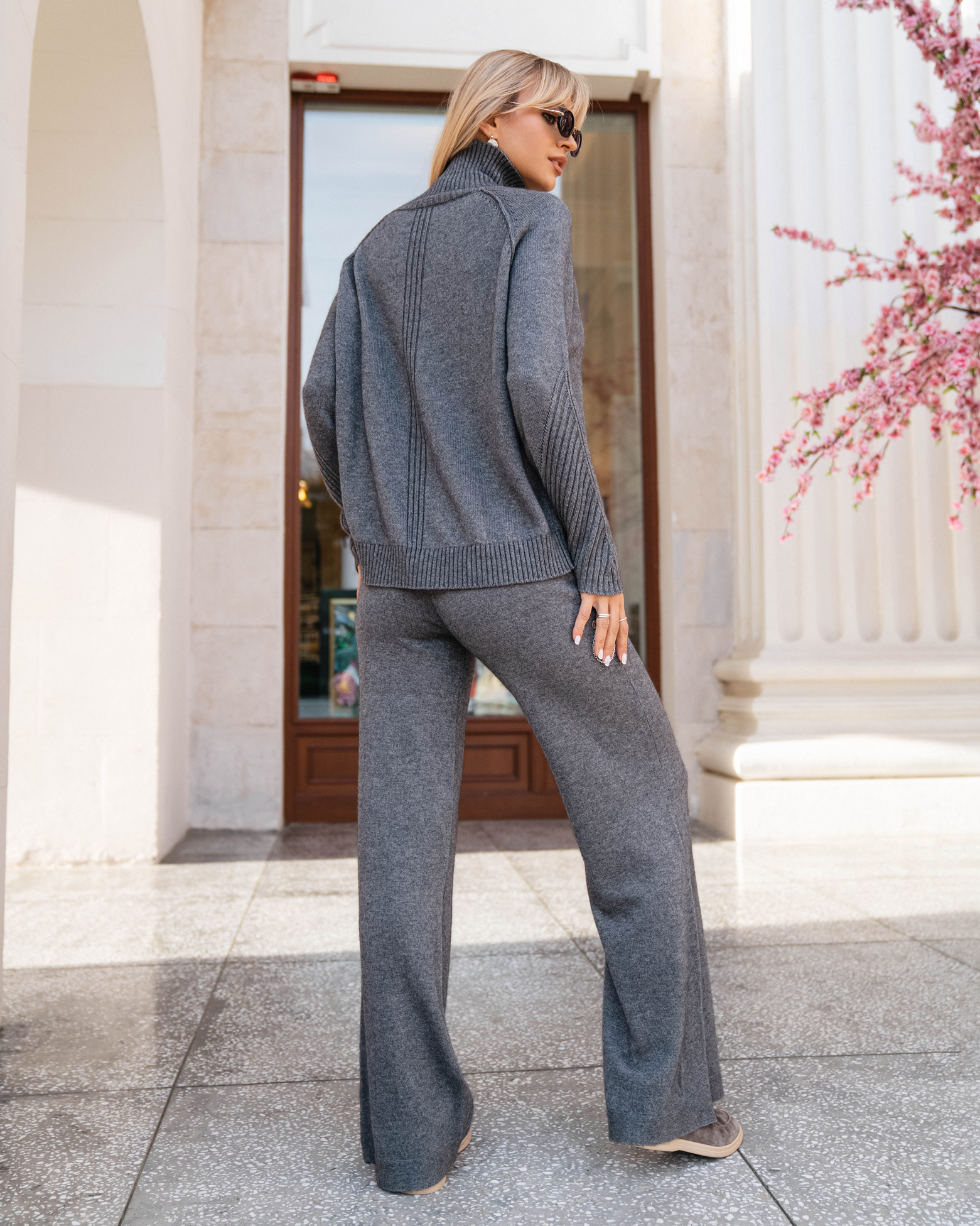 Джемпер с фактурным узором (серый)