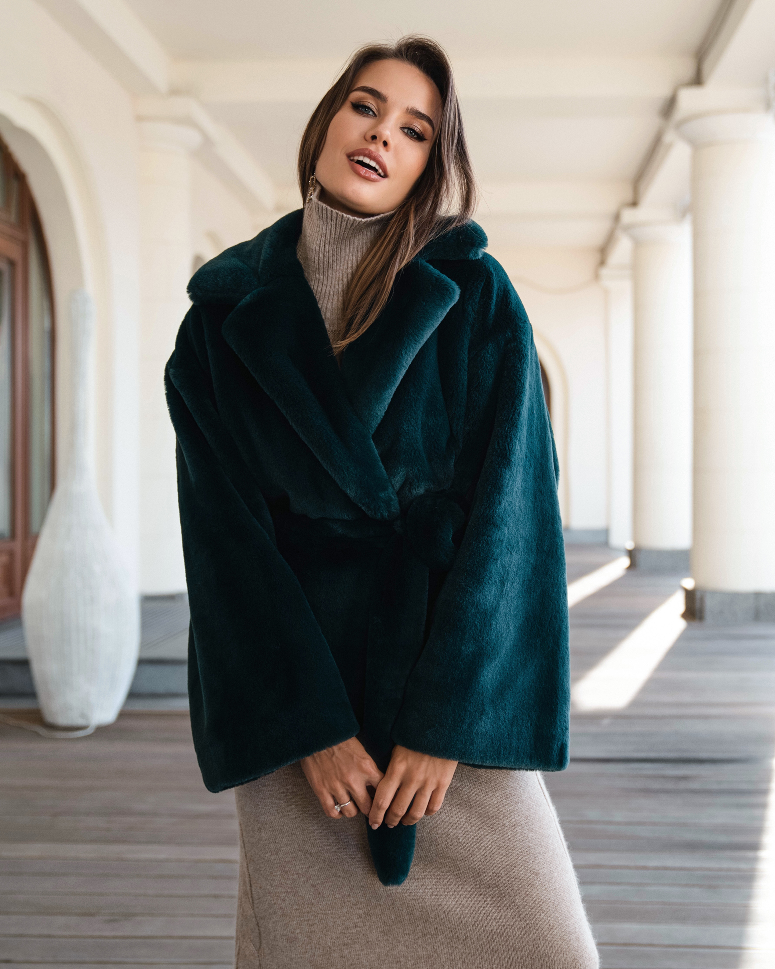 Укороченная шуба из экомеха (изумруд)